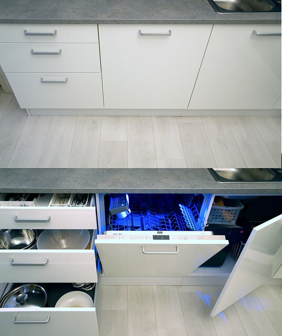 Built-under commercial refrigeration in kitchen line