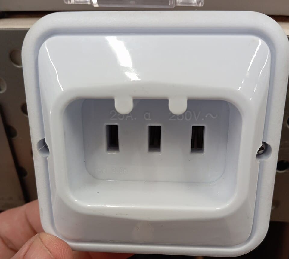 Heavy-duty electrical connection for commercial induction — install layer